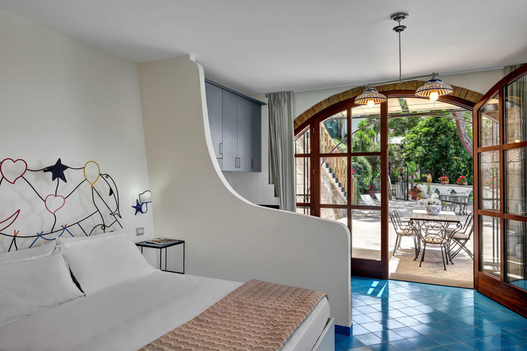 Bedroom 3, Vera e il Vervece, Napoli