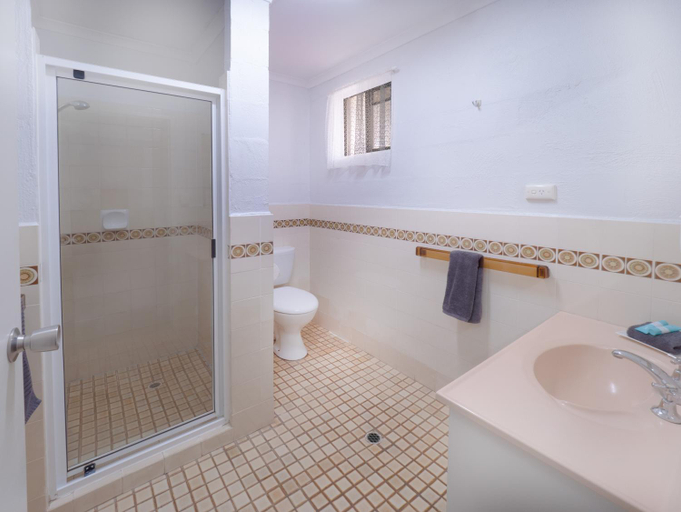 Bathroom 4, Boyne Island Motel and Villas, Calliope - Pt A