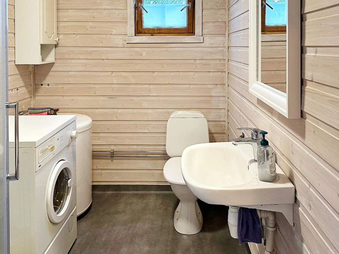 Bathroom 3, person holiday home in Lysoysundet, Bjugn