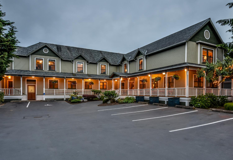 Exterior & Views, The Wild Iris Inn, Skagit