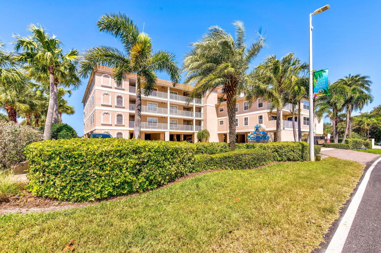 Exterior & Views 2, Oceanside 302, Pinellas