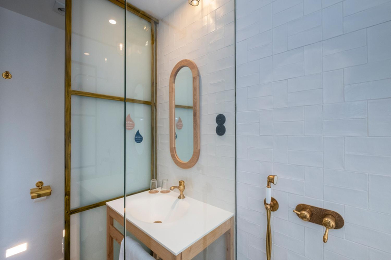 Bathroom 4, Nao Catedral Boutique Hotel, Baleares