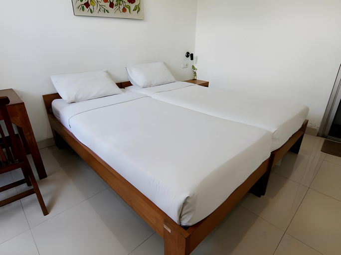 bedroom 13