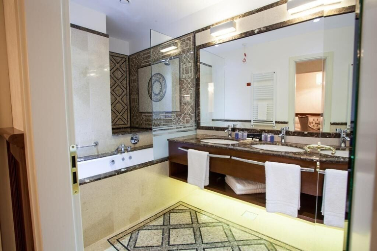 Bathroom 5, Hotel International Iasi, Iasi