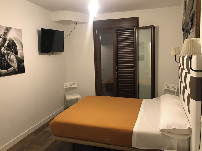 Room 2, Apartamentos El Volante II, Madrid