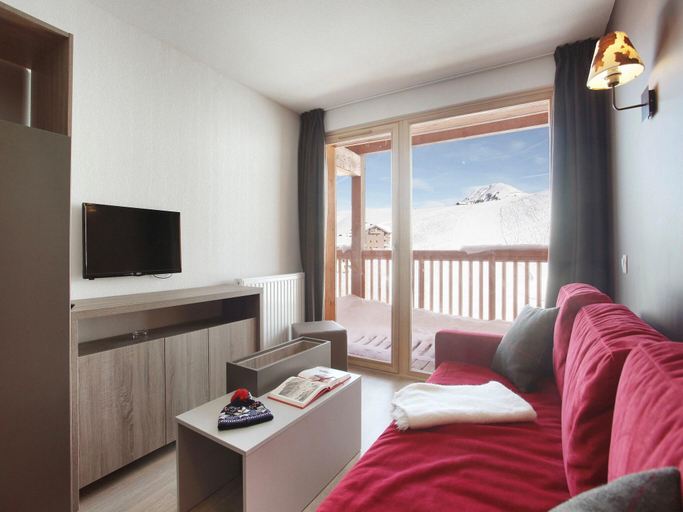 Others 5, Chalet in Paradiski with Pool Spa, Savoie
