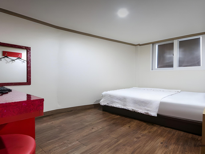 Bedroom 3, Sindang M, Jung