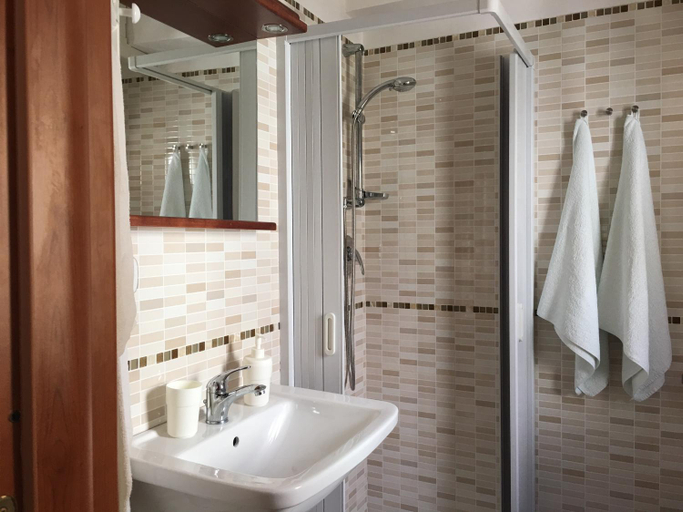 Bathroom 3, B&B Dimora Fiorita, Foggia