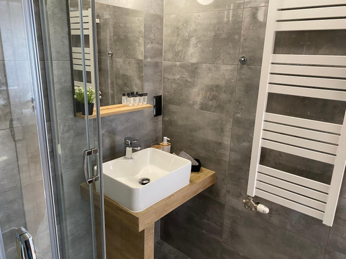 Bathroom 4, Willa Torfowa, Cieszyn