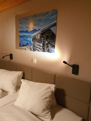 Bedroom 3, Blasers Hotel Restaurant Chocolat, Frutigen
