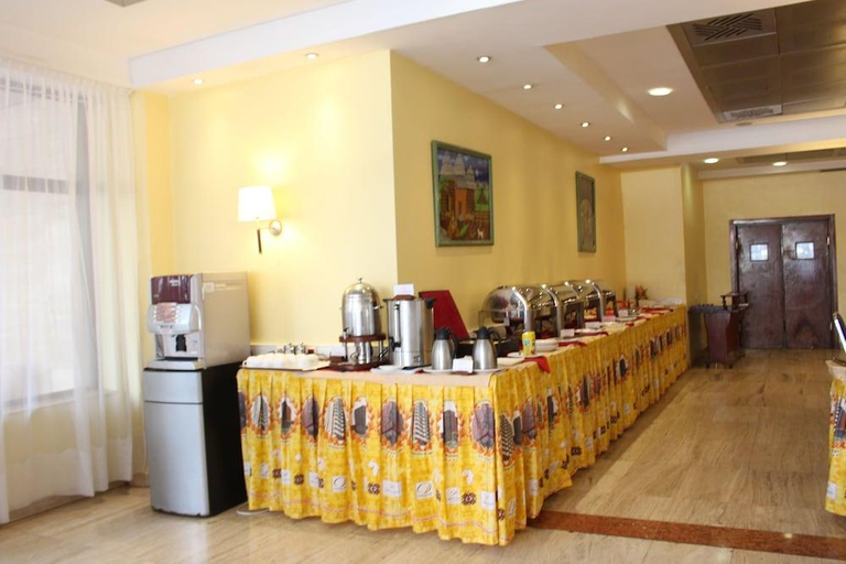 Food & Drinks 5, Djeuga Palace Hotel 4*, Mfoundi