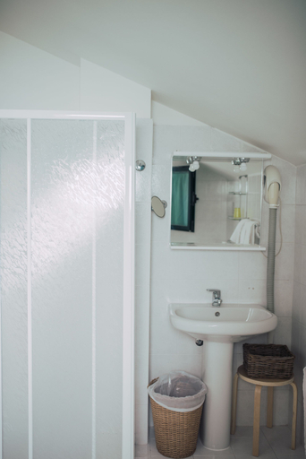 Bathroom 4, Hotel Elite, Parma