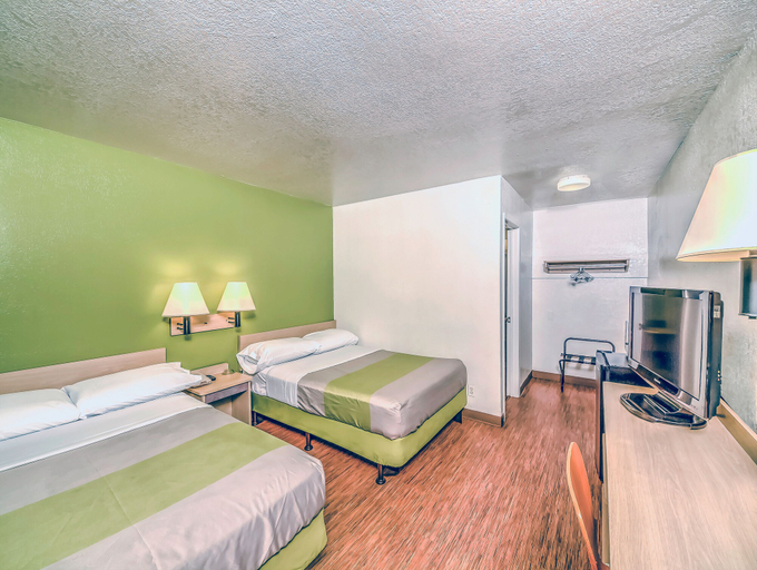 Room 4, Motel 6 – Colorado Springs, CO – South/Metro Area, El Paso