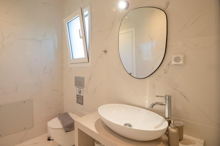 Bathroom 3, Villa Ioanna Mentoros, Ionian Islands
