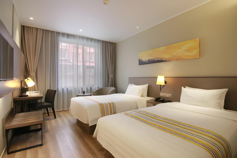 Bedroom 2, Home Inn Plus Beijing South Station South Square, Beijing
