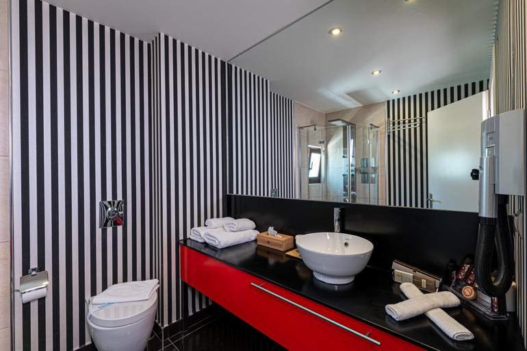 Bathroom 5, Nymfasia Resort, Peloponnese
