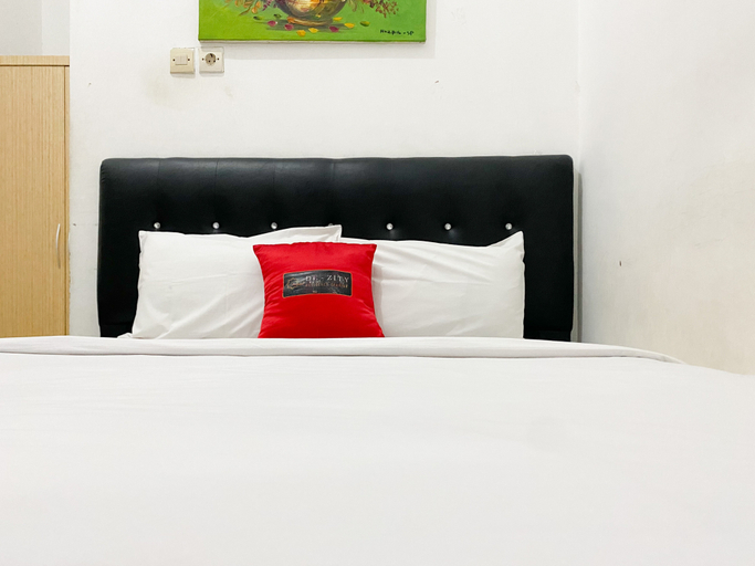 Bedroom 2, De Zity Homestay RedPartner near Alun Alun Jember, Jember