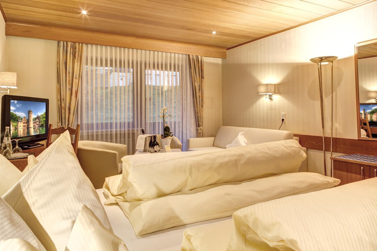 Bedroom 2, Zum Wiesengrund, Aschaffenburg
