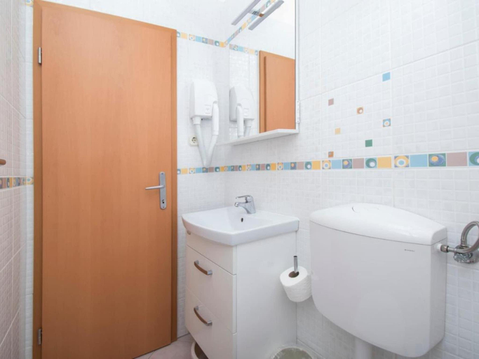 Bathroom 3, Apartments Antonio - One Bedroom Apartment with Balcony - 1, Tučepi