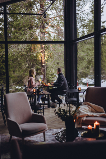 Food & Drinks 4, Magical Pond Nature Igloos, Northern Ostrobothnia
