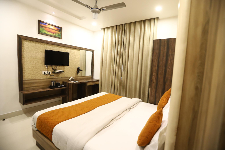 Bedroom 2, Hotel Malhotra Inn, Amritsar