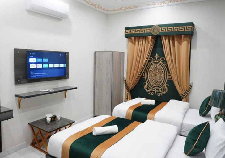 4, Hotel Breezy, Lahore