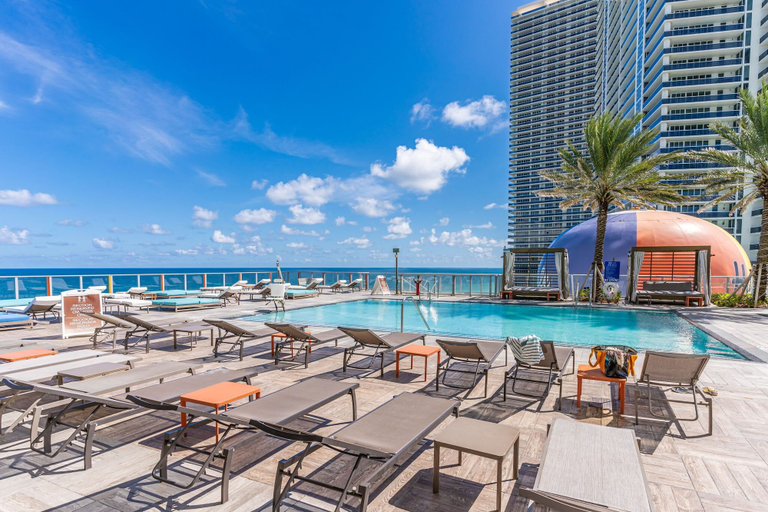 Sport & Beauty 5, Luxury Penthouse! 4 BDR With Resort Amenities, Broward