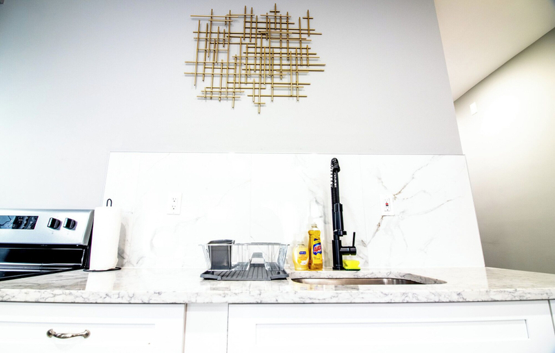 Private kitchen 2, Modern 1Br 1Ba Apartment Close Falls And Casino, Niagara