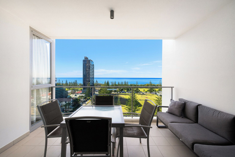 Others 5, Ocean Pacific Broadbeach, Gold Coast