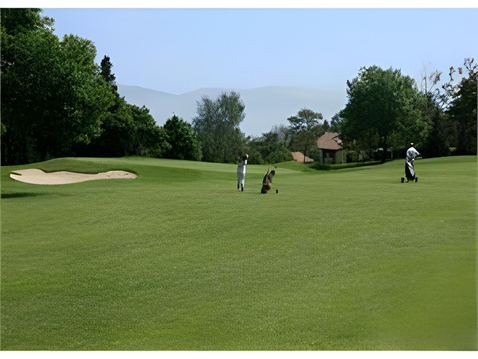 Golf course [on-site], Hotel Le Bellevue, Haute-Savoie