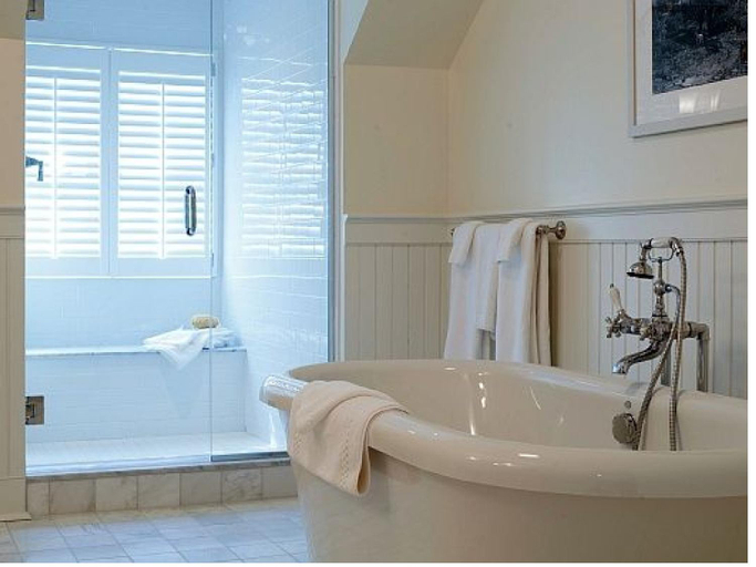 Bathroom 3, The White Hart, Litchfield