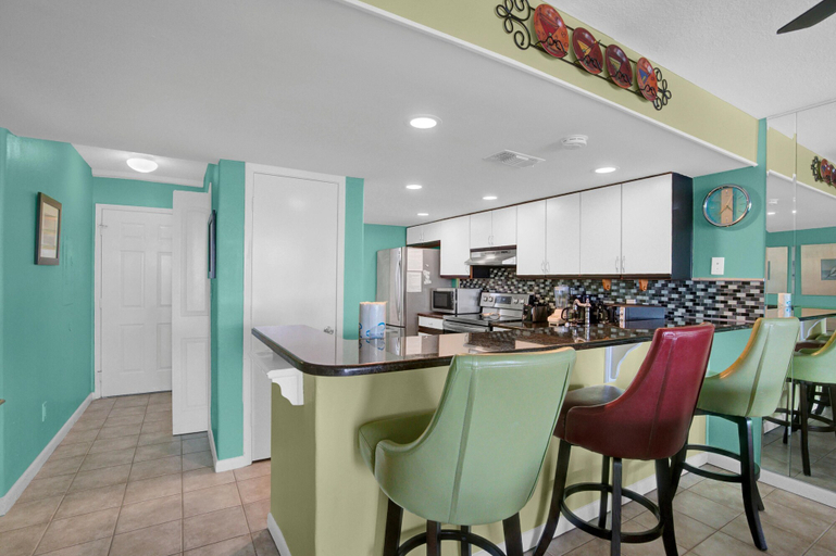 Food & Drinks 1, Wind Drift 114n, Escambia
