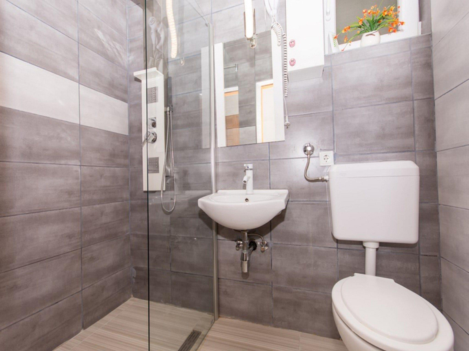 Bathroom 3, Villa Stil - Studio Apartment with Balcony and Sea View 201, Okrug