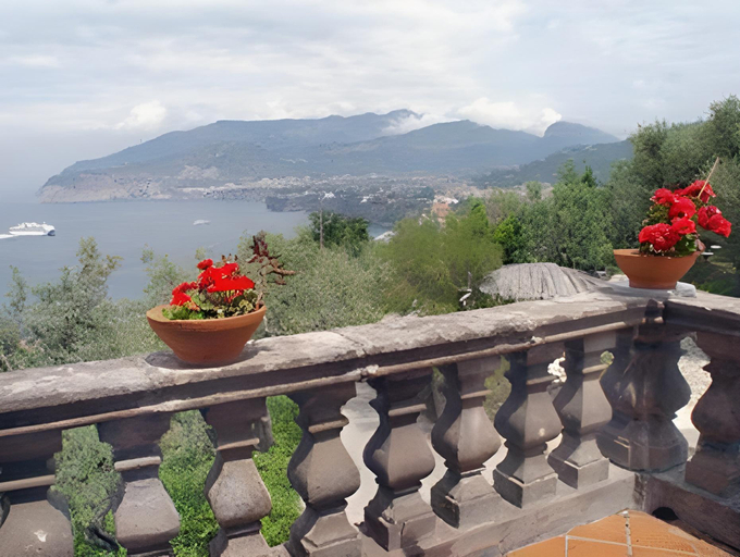 Others 4, Hotel La Badia, Napoli