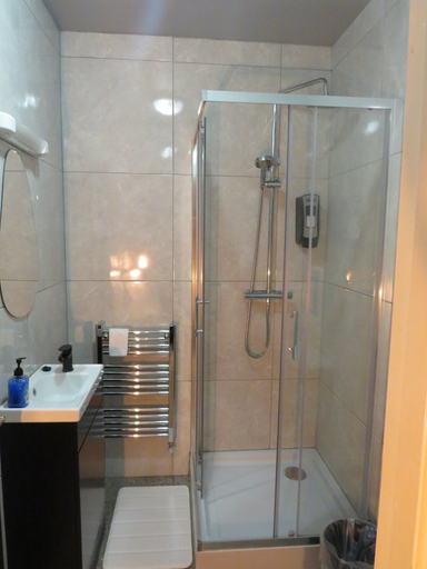 Bathroom 3, The Arch Guesthouse