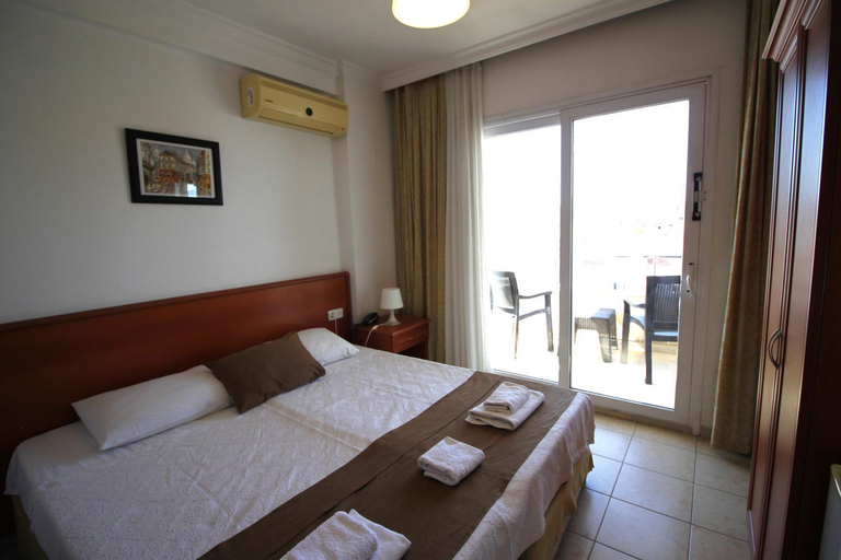 Bedroom 4, Bonapart Hotel, Çeşme
