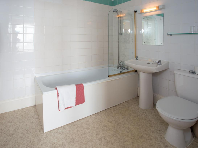 Bathroom 3, Cavendish Hotel, Torbay