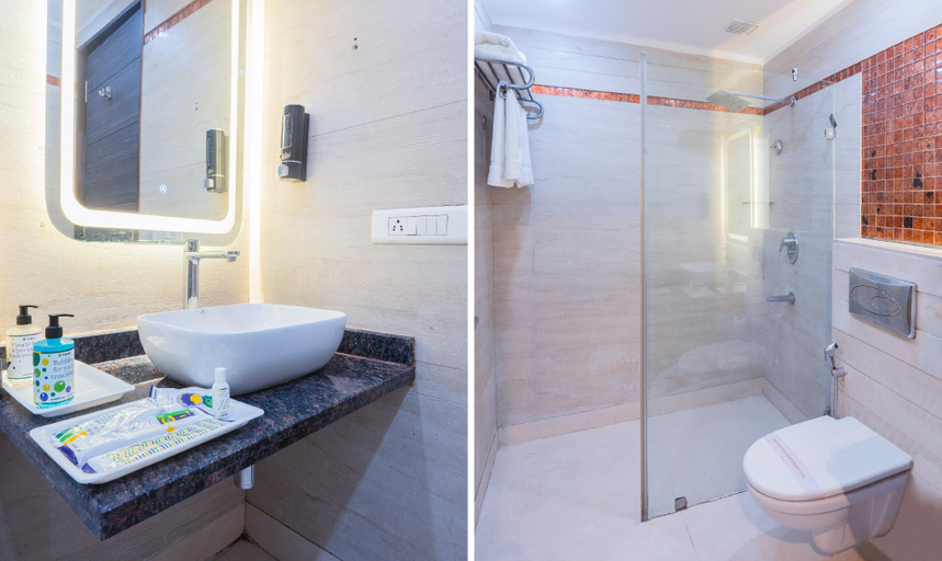 Bathroom 4, Treebo Twin Tree, Delhi