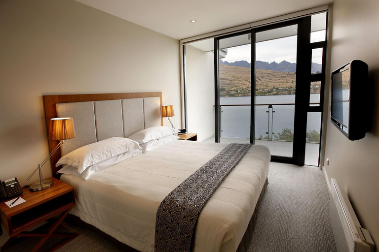 Bedroom 3, The Rees Hotel & Luxury Apartments, Queenstown-Lakes
