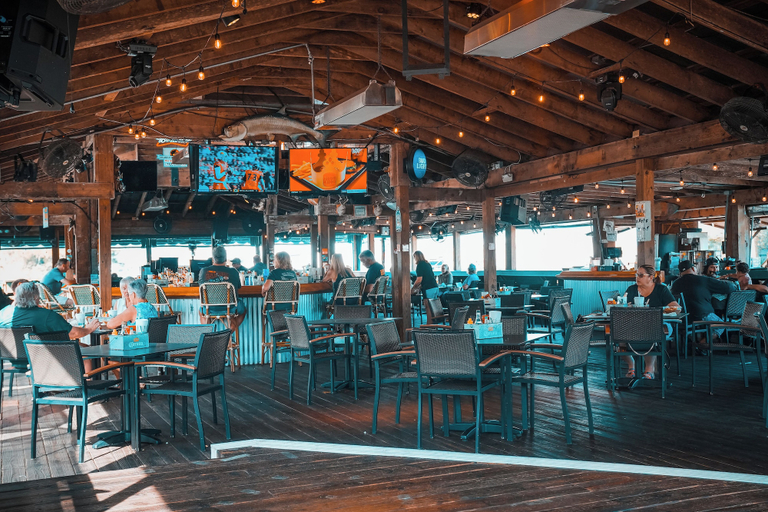 Food & Drinks 5, Roland Martin Marina and Resort, Hendry