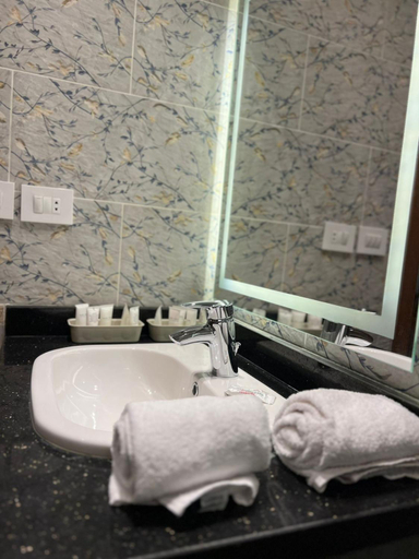 Bathroom 3, White Palace Hotel EG, New Cairo City