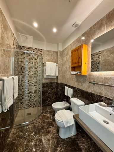 Bathroom 4, IG - "Villa Don Antonio" Apartments, Messina