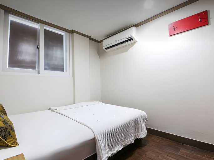 Bedroom 4, Sindang M, Jung