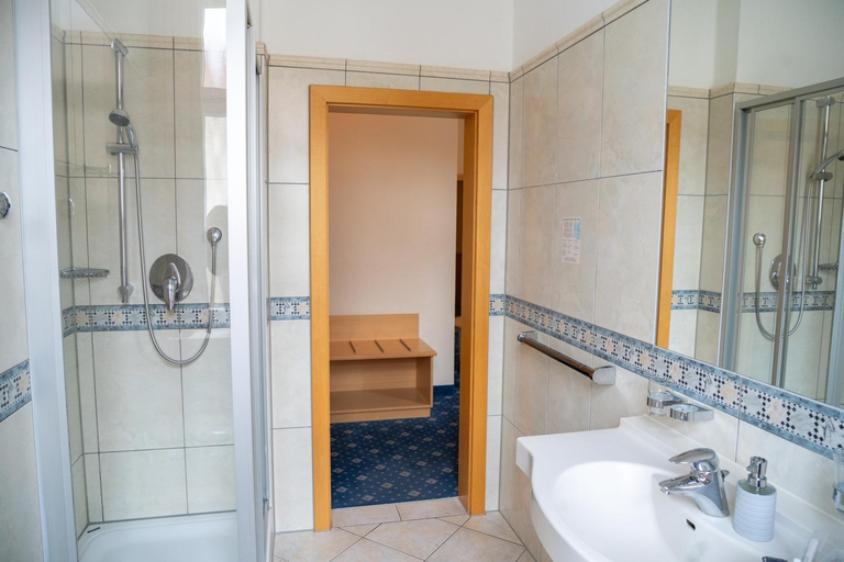 Bathroom 2, Bischofshof Braustuben, Regensburg