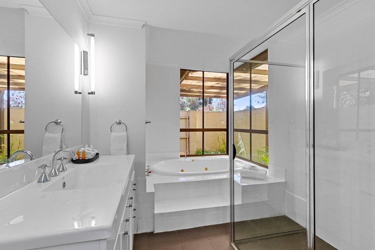 Bathroom 4, Comfort Inn & Suites Riverland, Berri & Barmera - Barmera