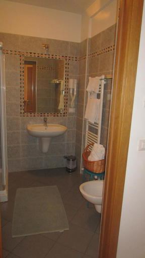 Bathroom 3, Al Castello, Udine