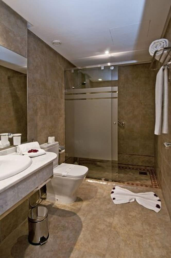 Bathroom 4, Hotel l'escale, Fès