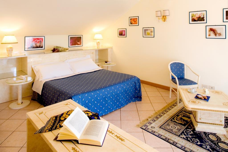 Bedroom 3, Hotel Eden Park, Imperia