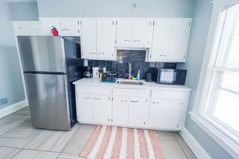 Private kitchen 2, Family-Friendly 3Br-Free Parking & Wifi, Niagara
