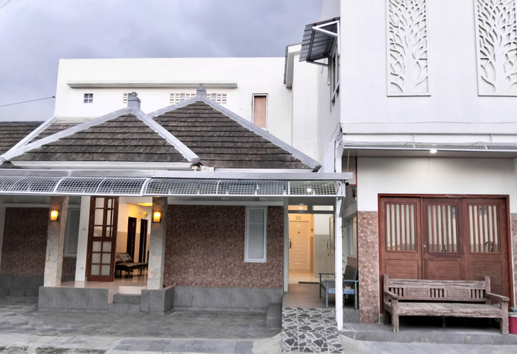 Exterior & Views, The 5 Homestay Near Malioboro Jogja, Yogyakarta